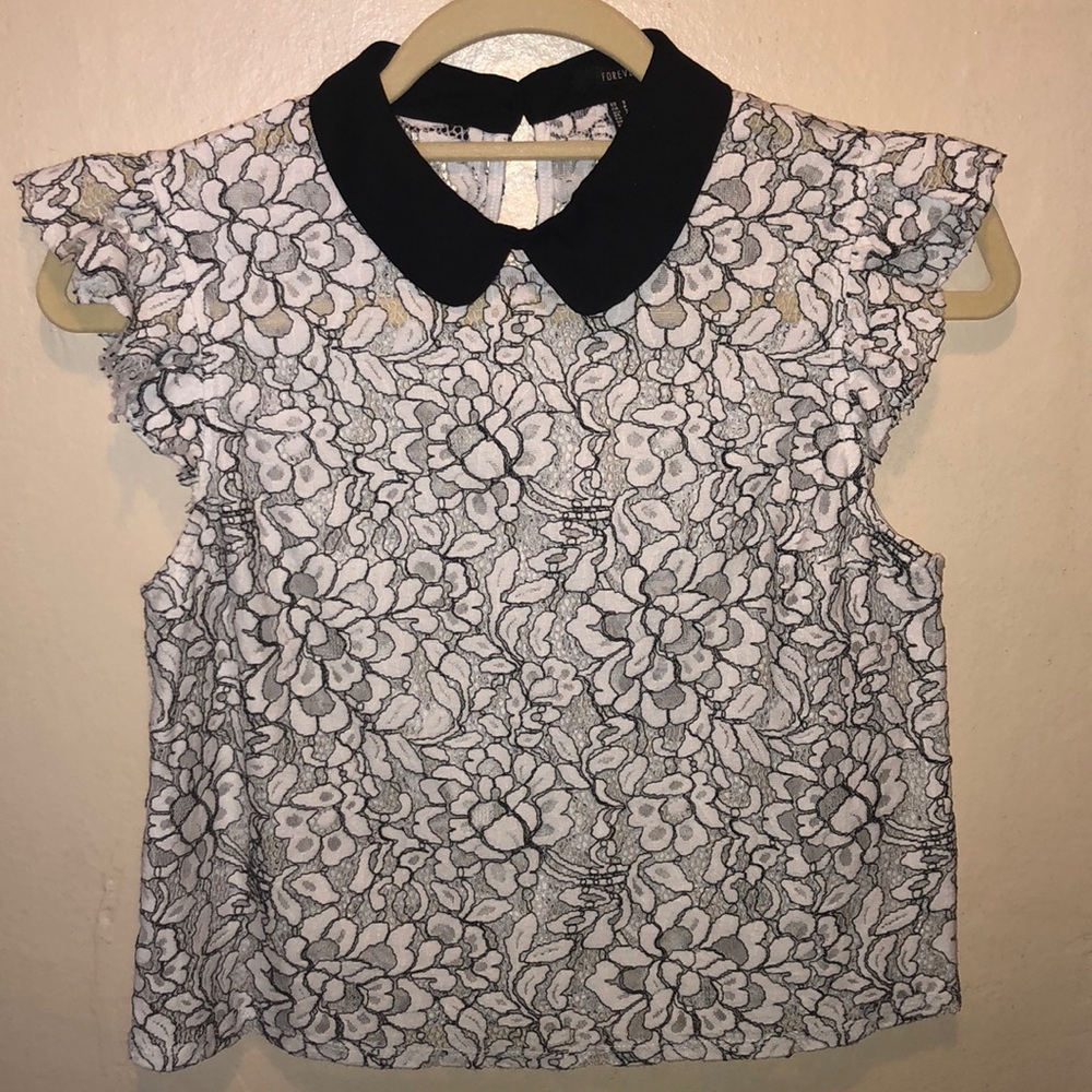 COLLARED LACE TOP